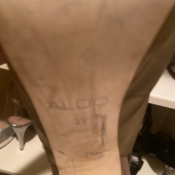 Round-Toe Platform Heels - Picture 3 of 4